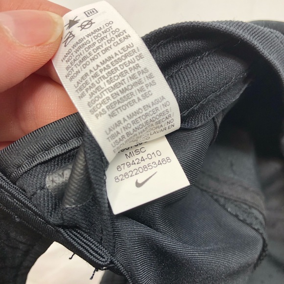 Nike Featherlight Dri-Fit Classic Baseball Hat - Picture 11 of 11